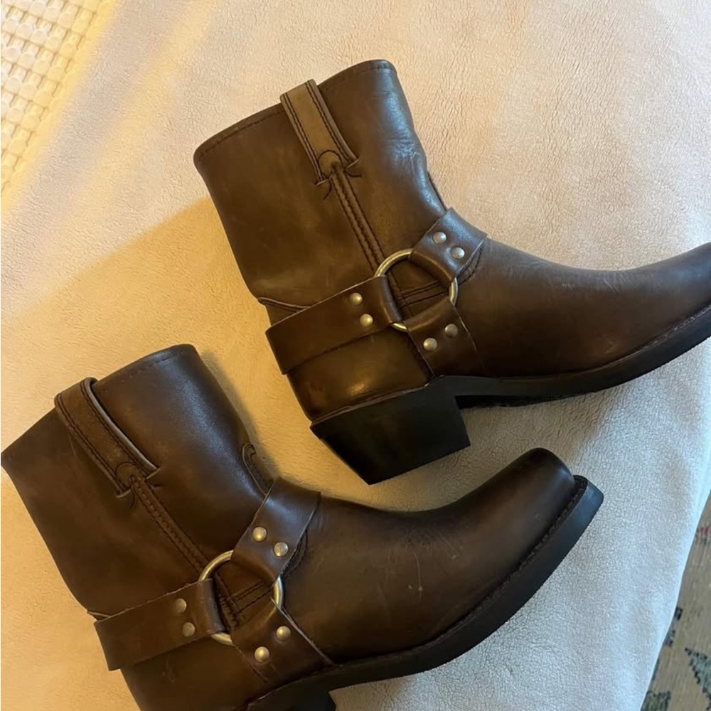 Frye Harness 8R boots